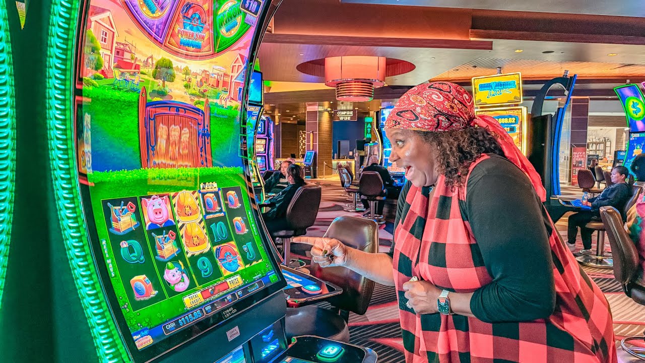 I hit the craziest bonus on new Huff N Puff slot!