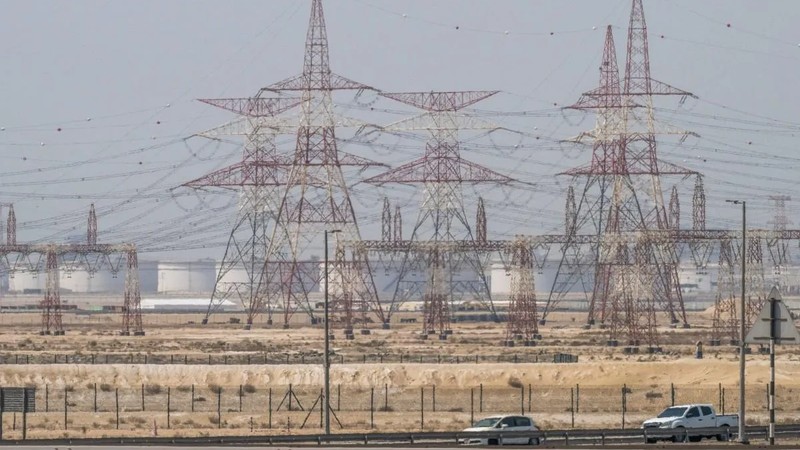 Oil infrastructure hit in Gulf as Iran keeps up attacks
