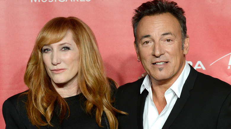 A Surprise for the Ages: Bruce Springsteen and Patti Scialfa Steal the ...