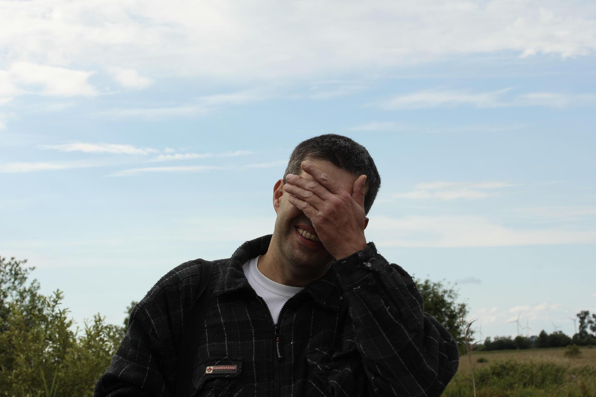 10 signs you’re the awkward one in social situations—and that’s okay