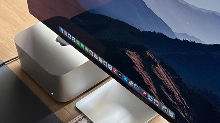 Apple launches two new Studio Display models (and discontinues the Pro)
