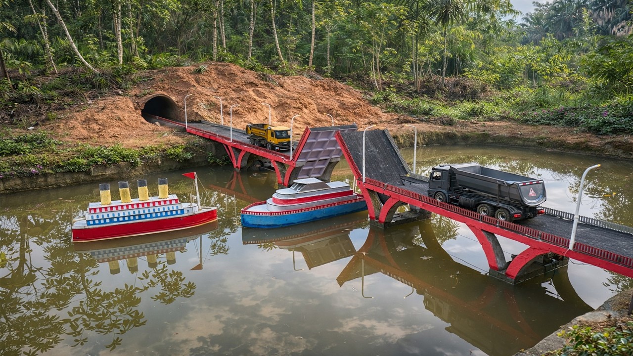 Epic miniature drawbridge in action | Trucks & ships meet on the water