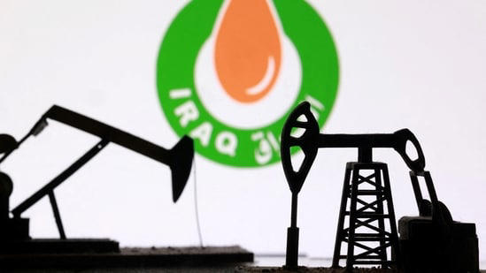 Iran war: Iraq halves output at Rumaila oilfield as Strait of Hormuz is ...