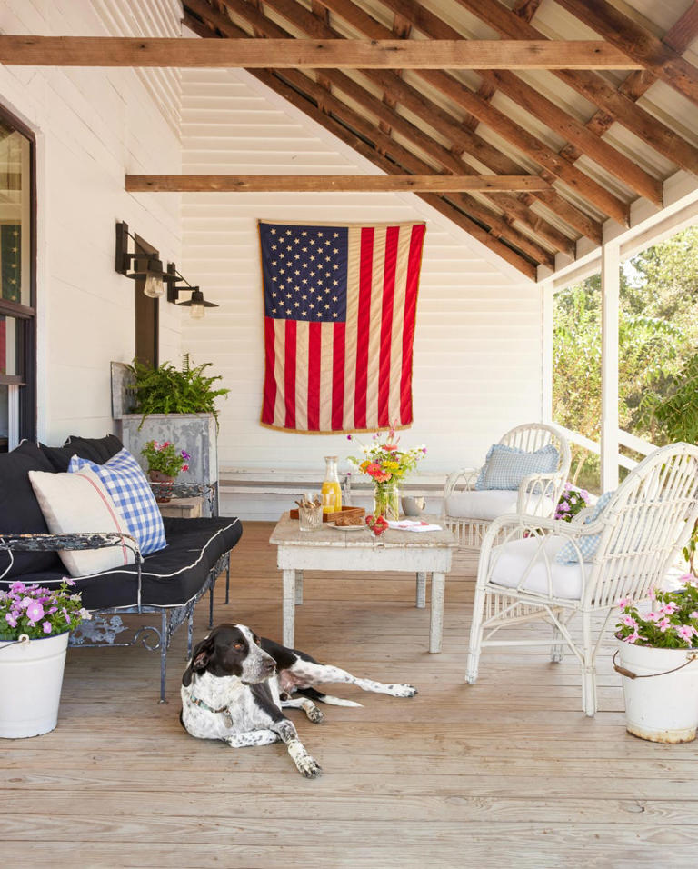 10 oversize antiques that make for pretty amazing wall art