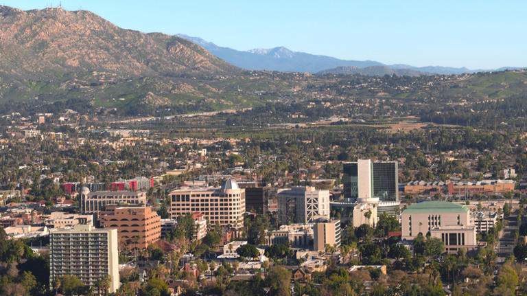 The 5 hottest cities in California to escape the cold, according to data