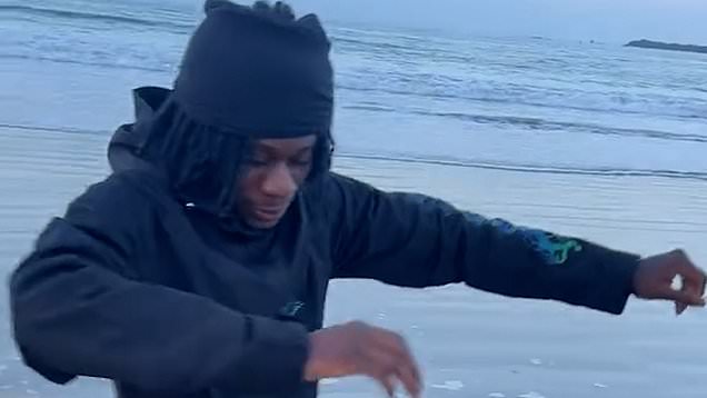 Rapper who escaped custody taunts police in TikTok dance video