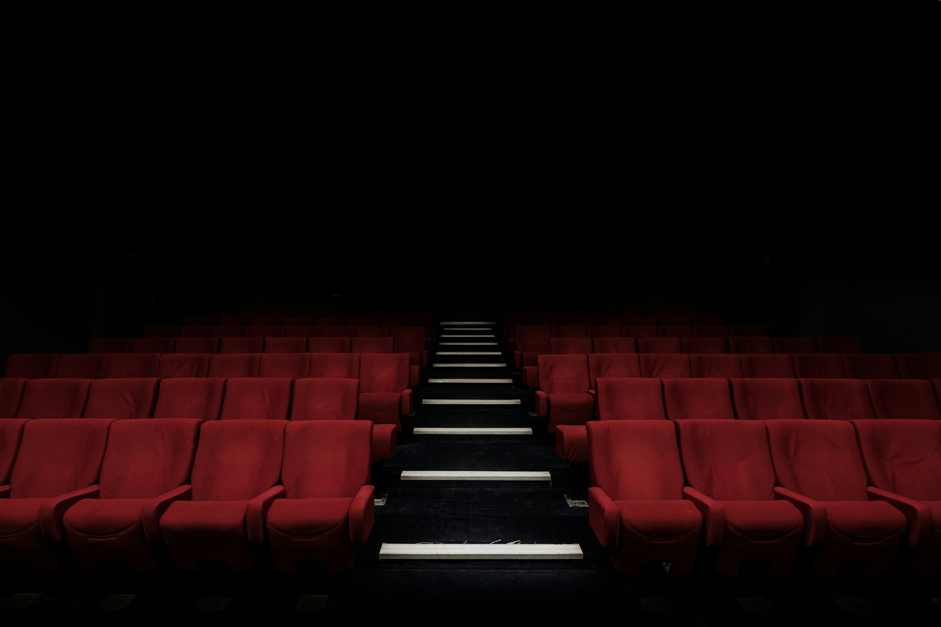 Filing: IPIC closing movie theater near Seattle, will lay off 64 ...