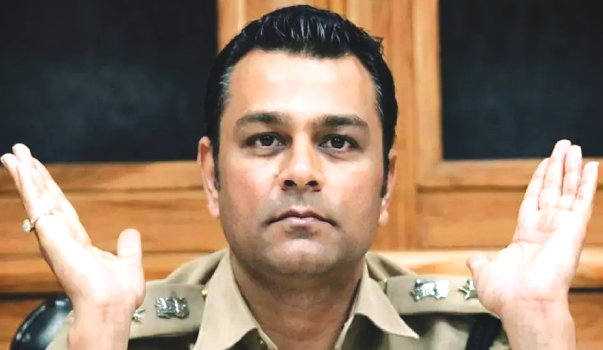 Delhi court denies anticipatory bail to IPS officer in illegal raid ...