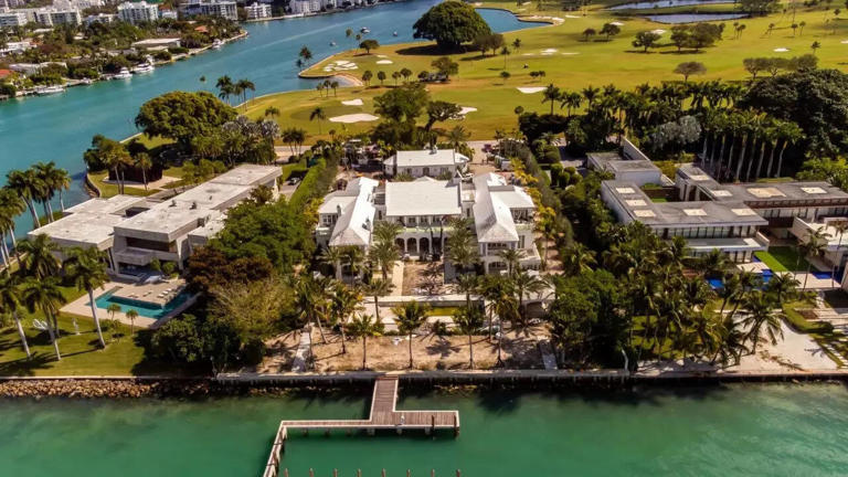 Meta CEO Mark Zuckerberg buys $170 million 'Billionaire Bunker' mansion ...