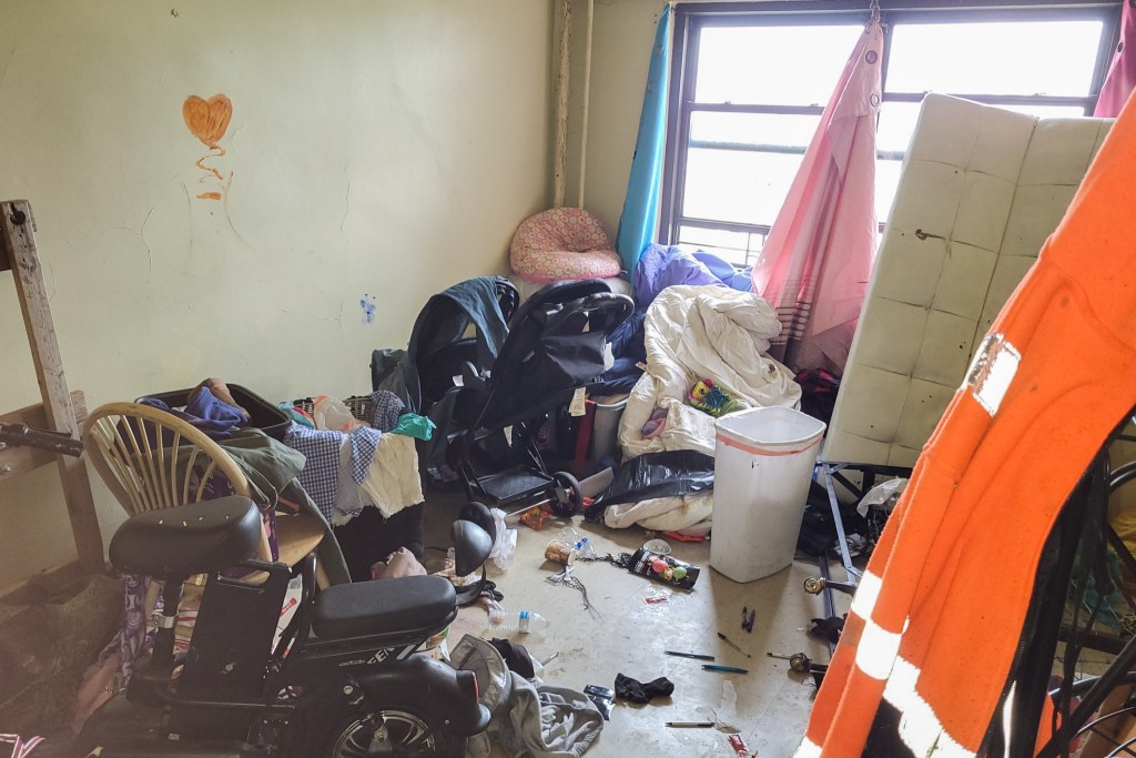 Hundreds of squatters took over vacant NYCHA apartments, city watchdog ...
