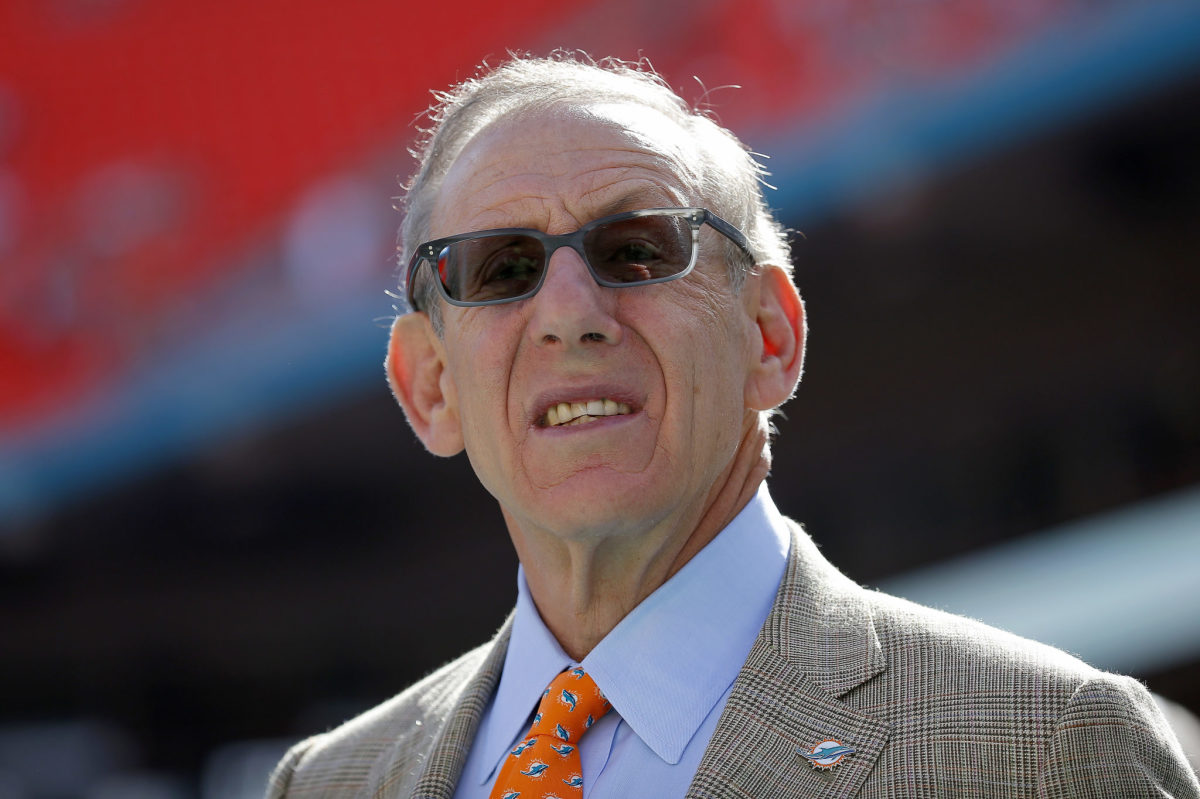 Miami Dolphins sell 1 percent of team for record-high valuation