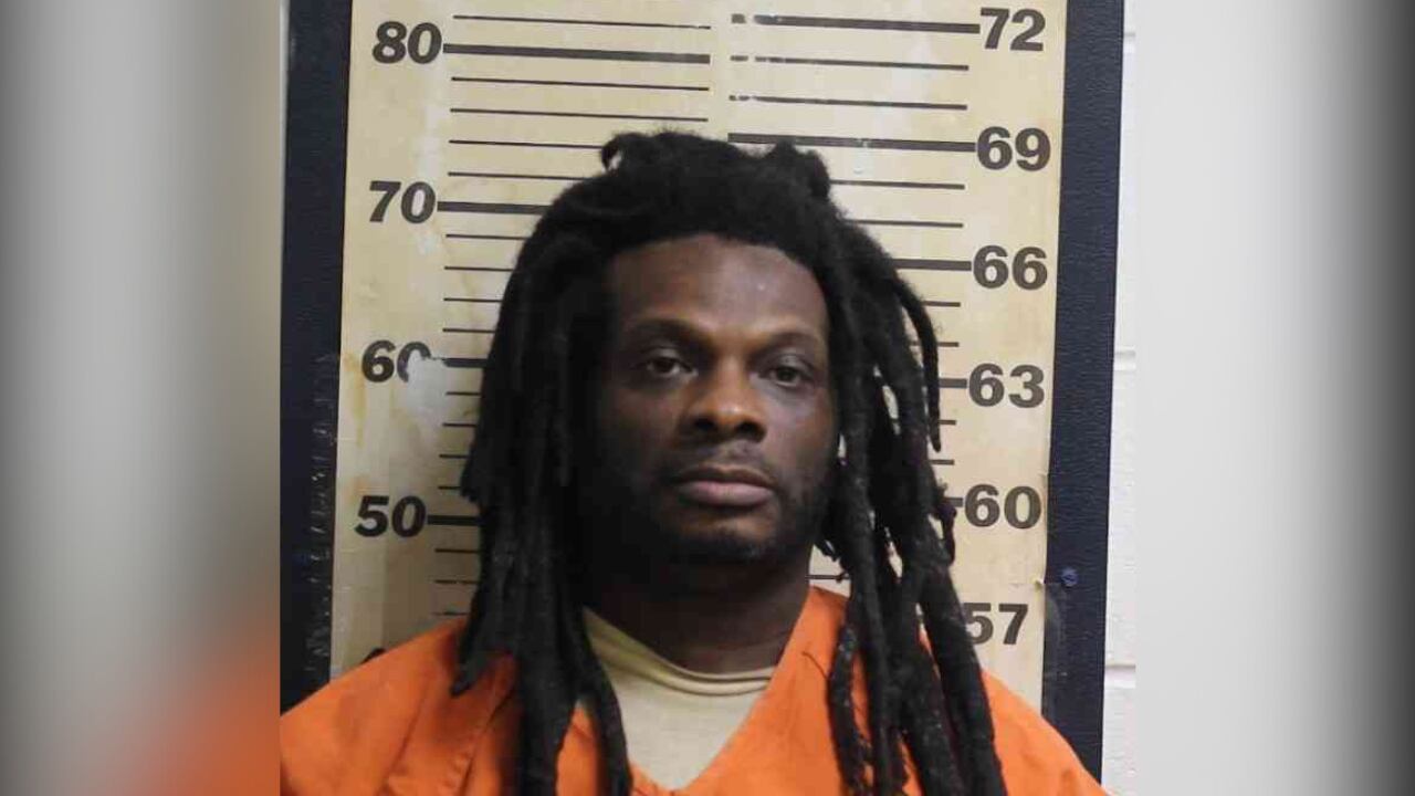 Convicted felon sentenced to 9 years in prison for gun charge