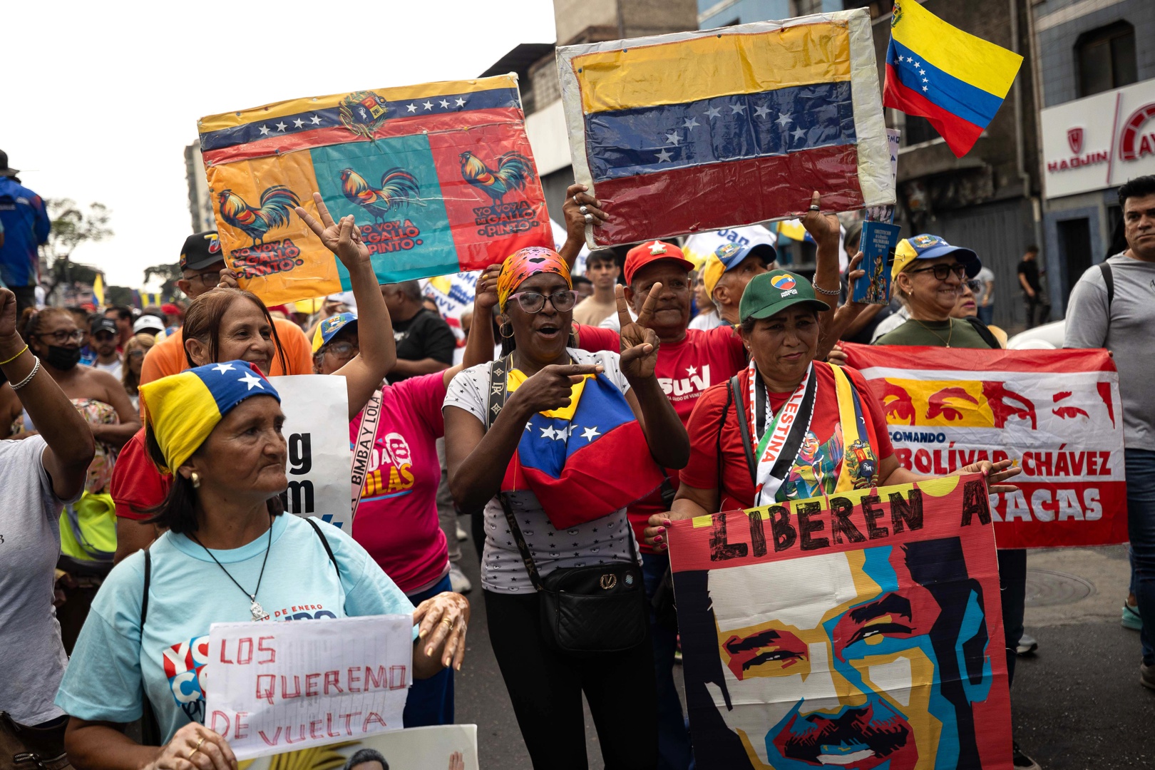 El chavismo marcha para exigir la liberación de Maduro tras dos meses ...