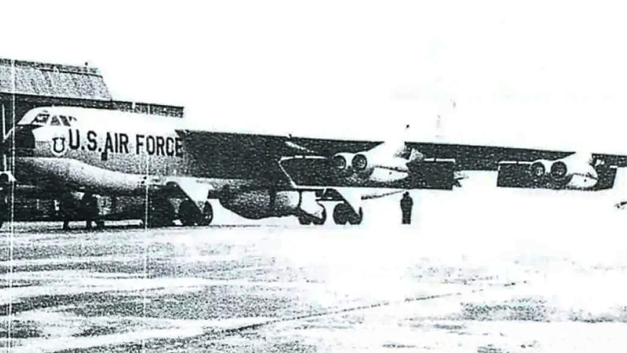 The secret 100-megaton US bomb test that did not fit inside a B-52