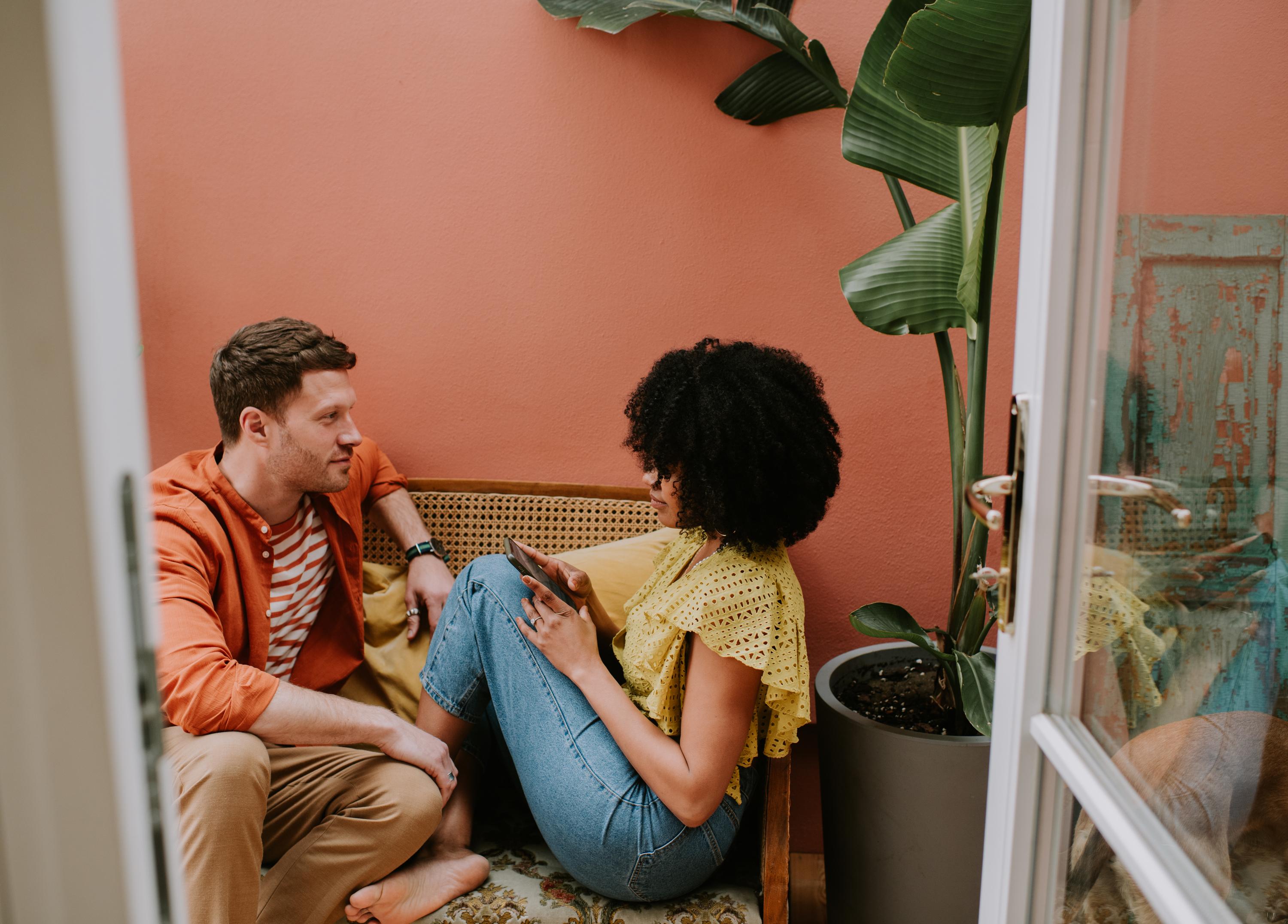 « Les mots ont un sens » : les bienfaits de la dispute de couple, selon ...