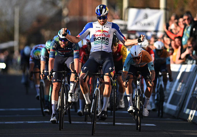 Van Aert deflated by late puncture in season debut as Visma unearths a ...