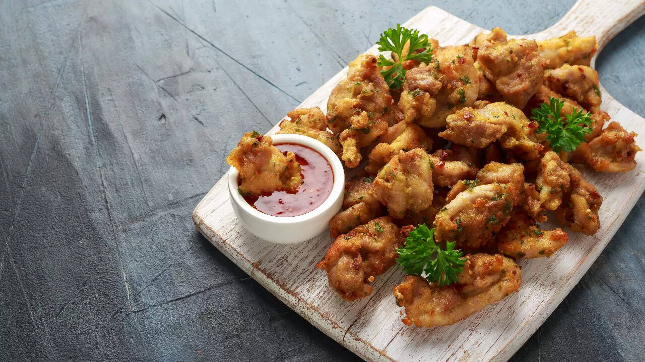 14 types of veg and non-veg deep-fried pakodas to make the Holi party ...