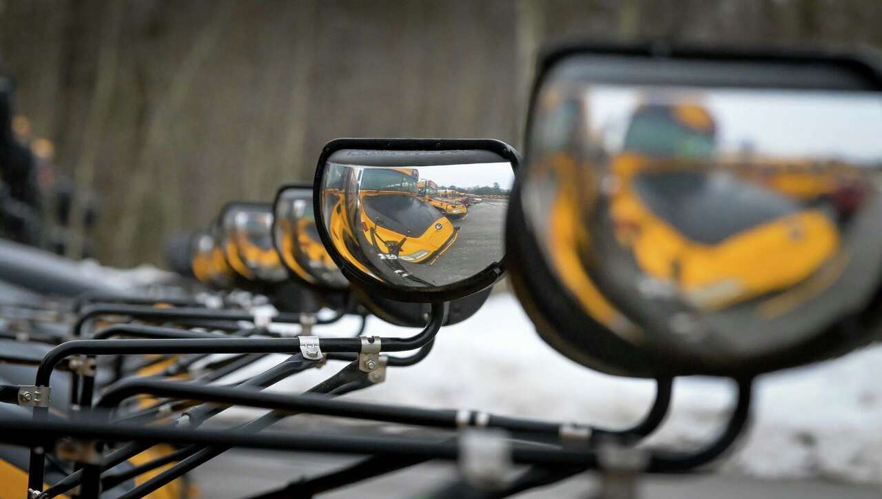 Live updates: Snow and ice hit Connecticut, causing slick roads and ...