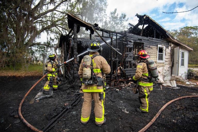 1 dead, 2 injured in Lakeland house fire, crews say