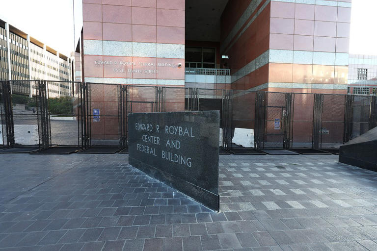 DTLA federal building fortified with barricades following violent anti ...