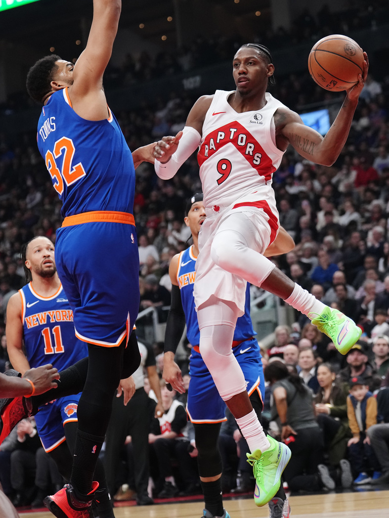 Brunson scores 26 as Knicks beat Raptors 111-95, extending win streak ...