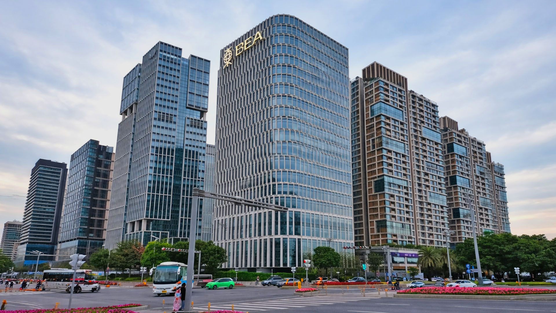 Menara modern ubah sudut kota di China