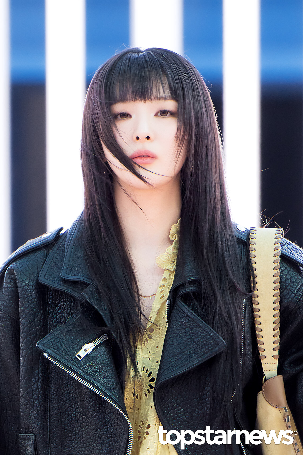 [HD포토] 레드벨벳 슬기, '강슬기 러비를 설레게 만드는 눈빛' (인천공항 출국)