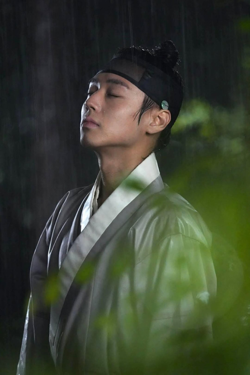 Chân dung nam diễn viên hút 10 triệu người đến phòng vé