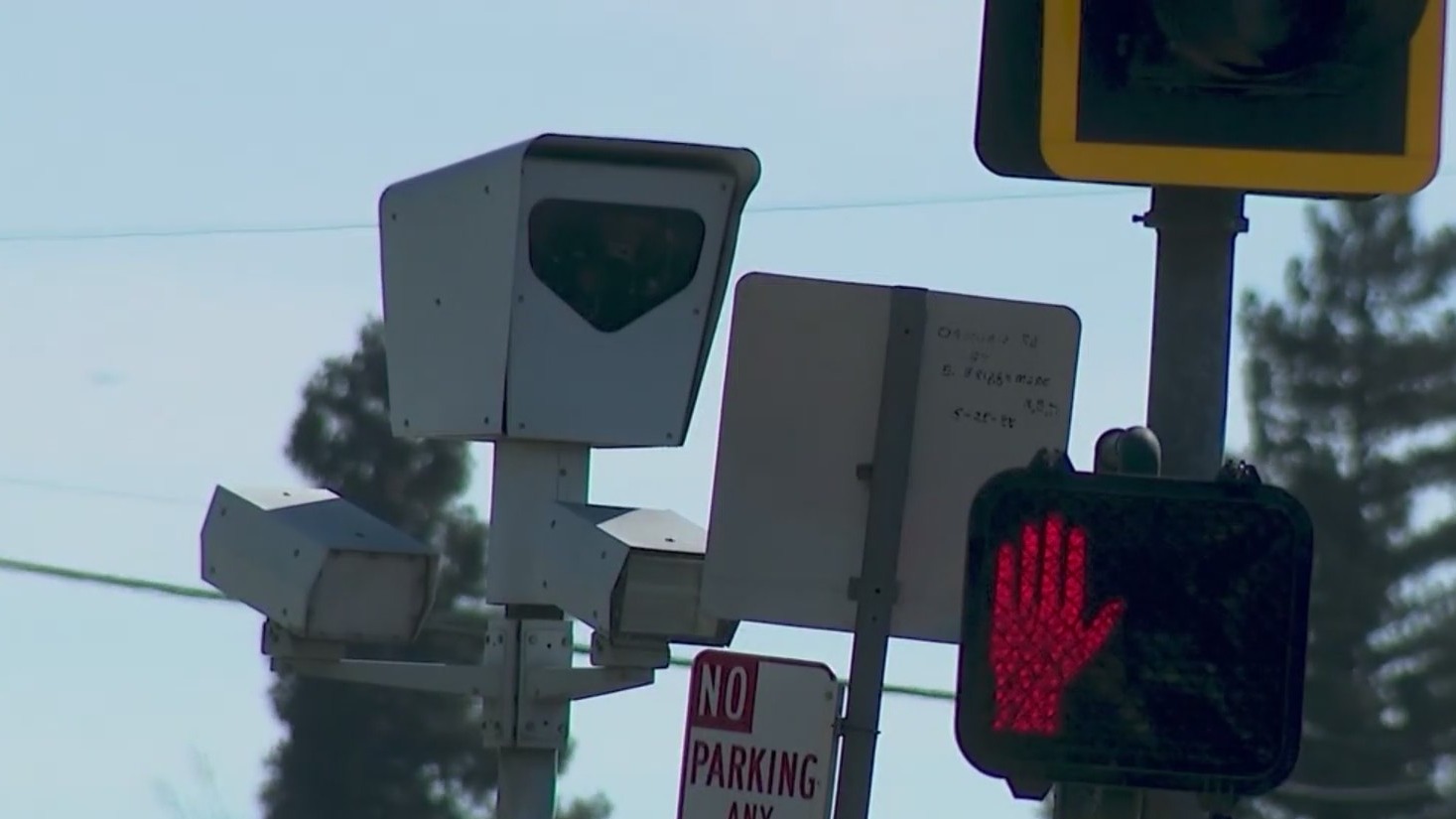 Modesto launches red light cameras at high-risk intersections, warning ...