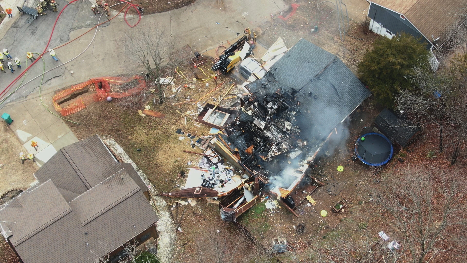 Raw video: House explodes after contractor hits gas line in Missouri