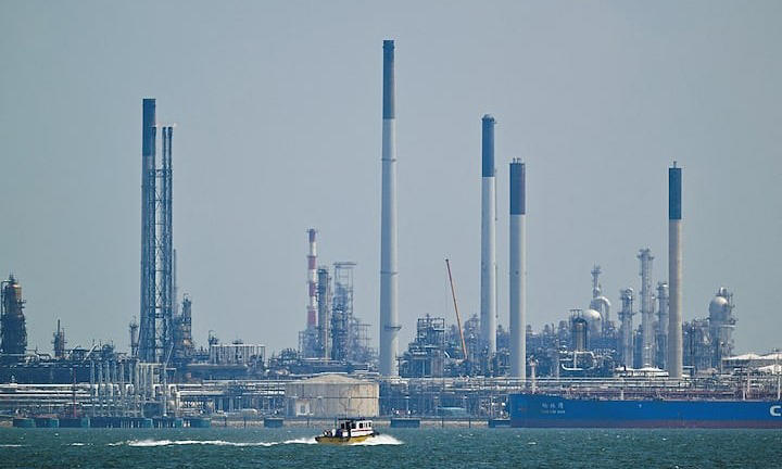 Singapore to invest $630M in emission reduction