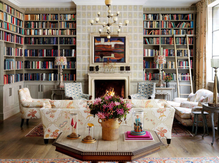 You need to see the most beautiful hotel libraries in the world