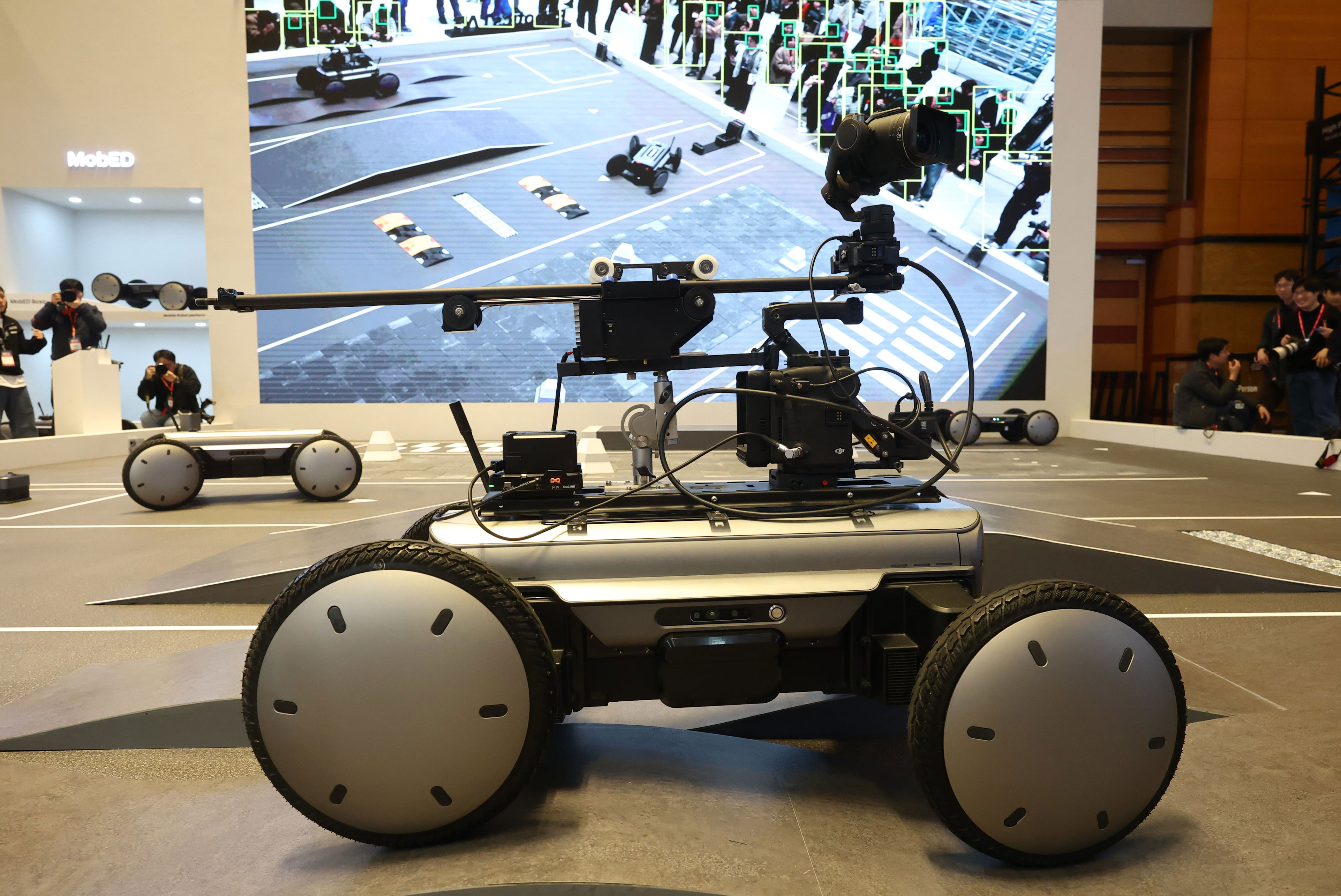 Hyundai, Kia launch MobED robot platform with 15 partners