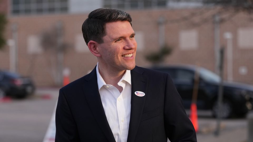 James Talarico will defeat Jasmine Crockett to win Democratic primary in Texas Senate race, CNN projects<br><br>