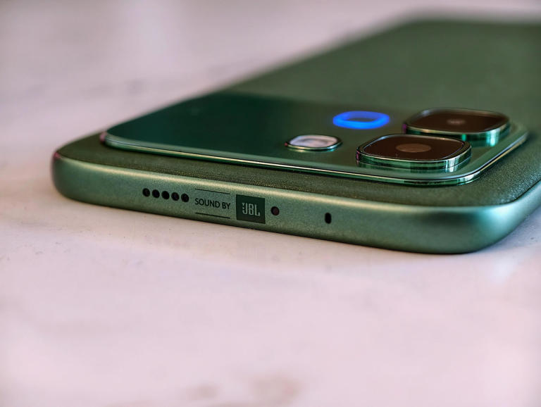 Gadgets review | Infinix Note Edge 5G: Curved display glam meets ...