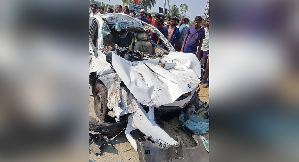 Five devotees killed as car rams lorry in Andhra Pradesh's Chitoor district
