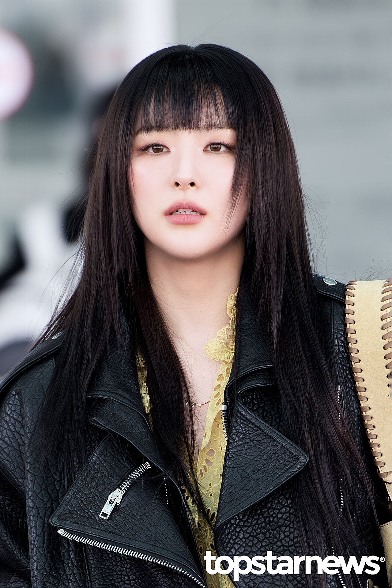 [HD포토] 레드벨벳 슬기, '클로즈업을 부르는 풀뱅 비주얼' (인천공항 출국)