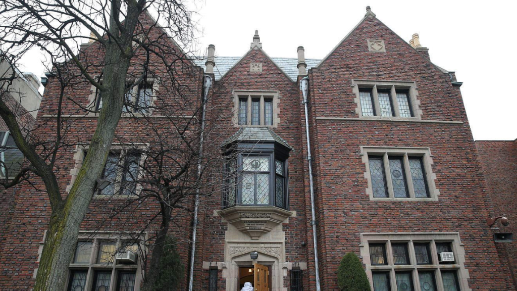 Man charged after vehicle repeatedly rams Chabad-Lubavitch headquarters in Brooklyn