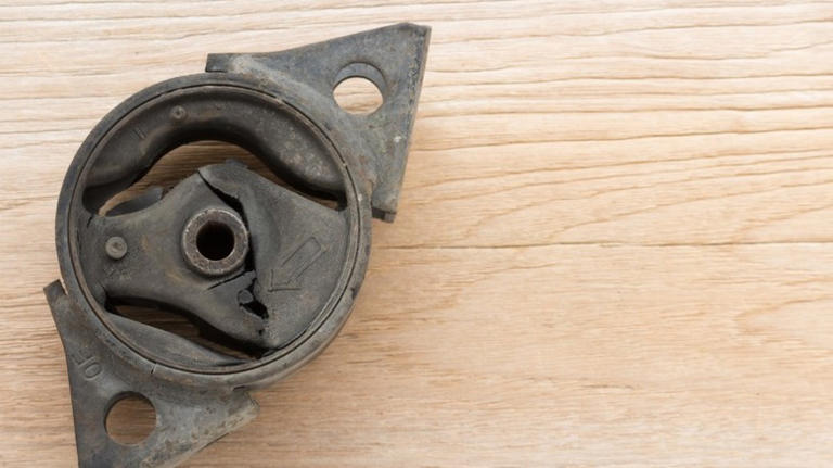 Hydraulic vs rubber engine mounts: How are they different and why it ...
