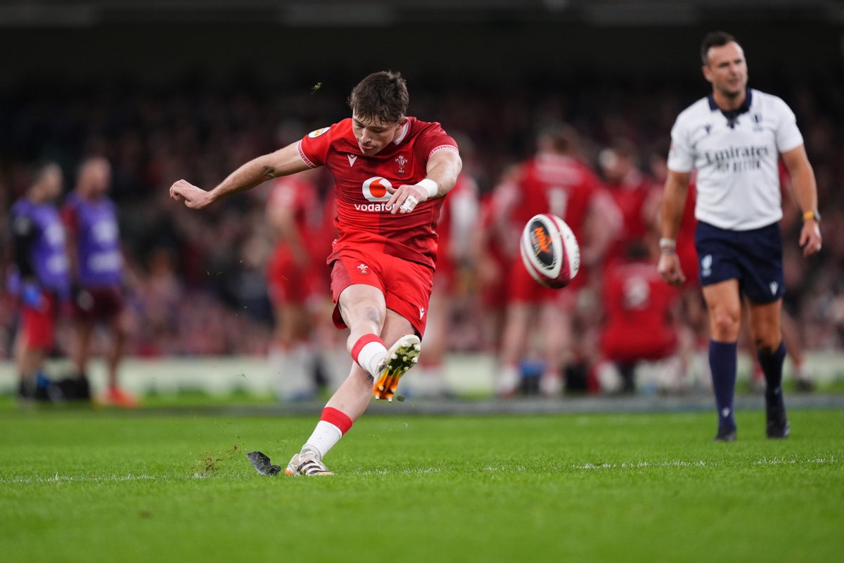 Edwards makes Wales return in three changes for Ireland showdown<br><br>