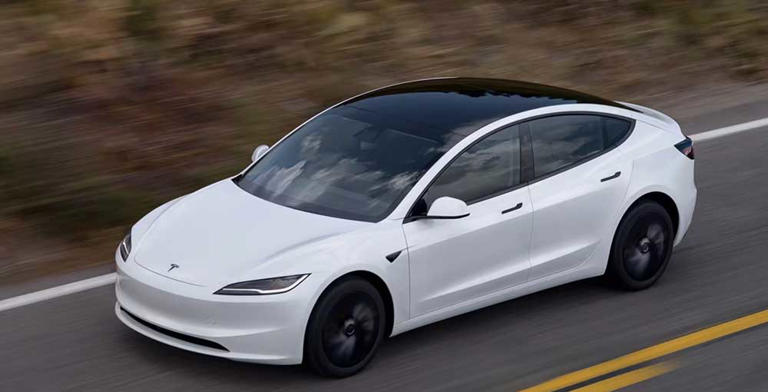 This bearish spread will pay off if Tesla stock trends lower