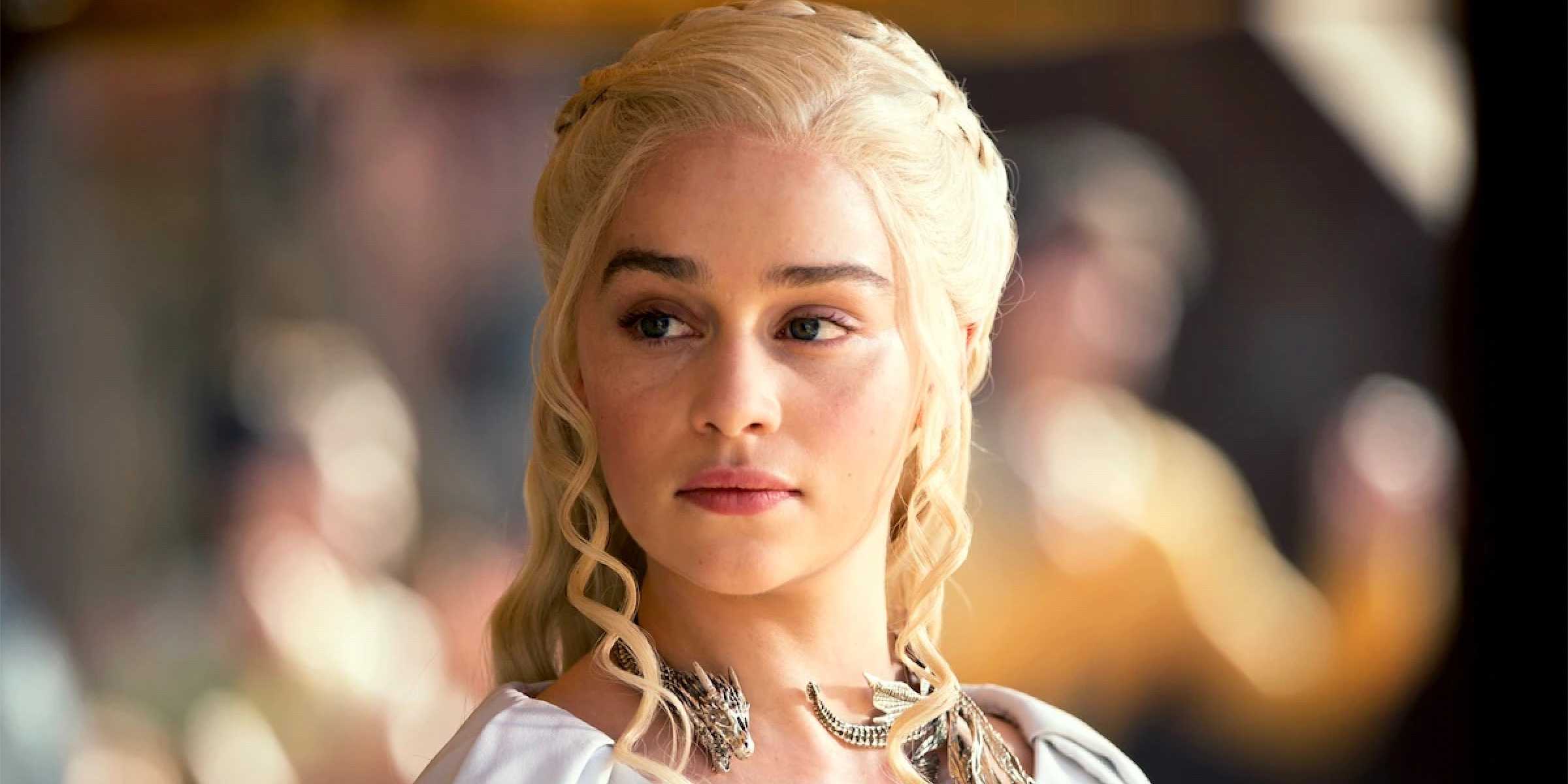 Daenerys Targaryen, played by Emilia Clarke, looks to the left in Game of Thrones