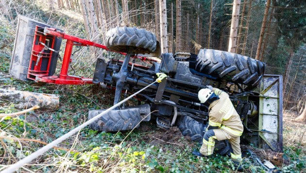 Abgestürzter Traktor.