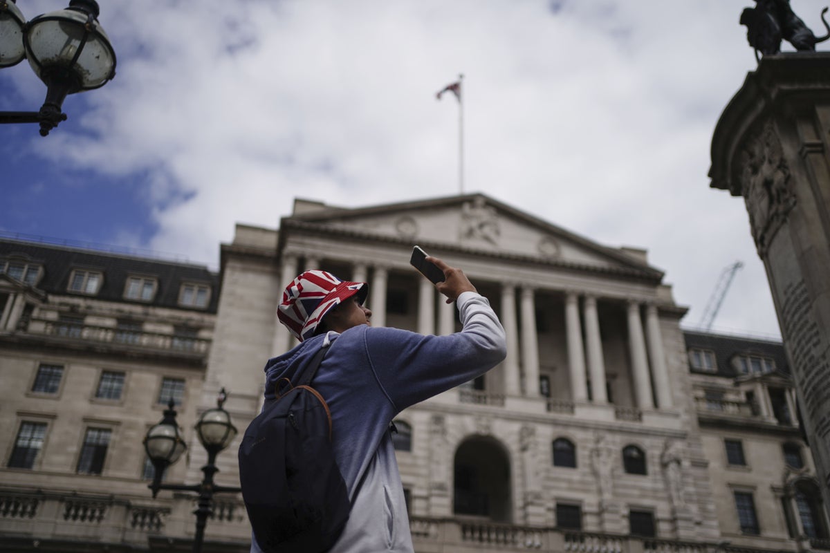 Bank of England makes interest rate decision amid inflation fears
