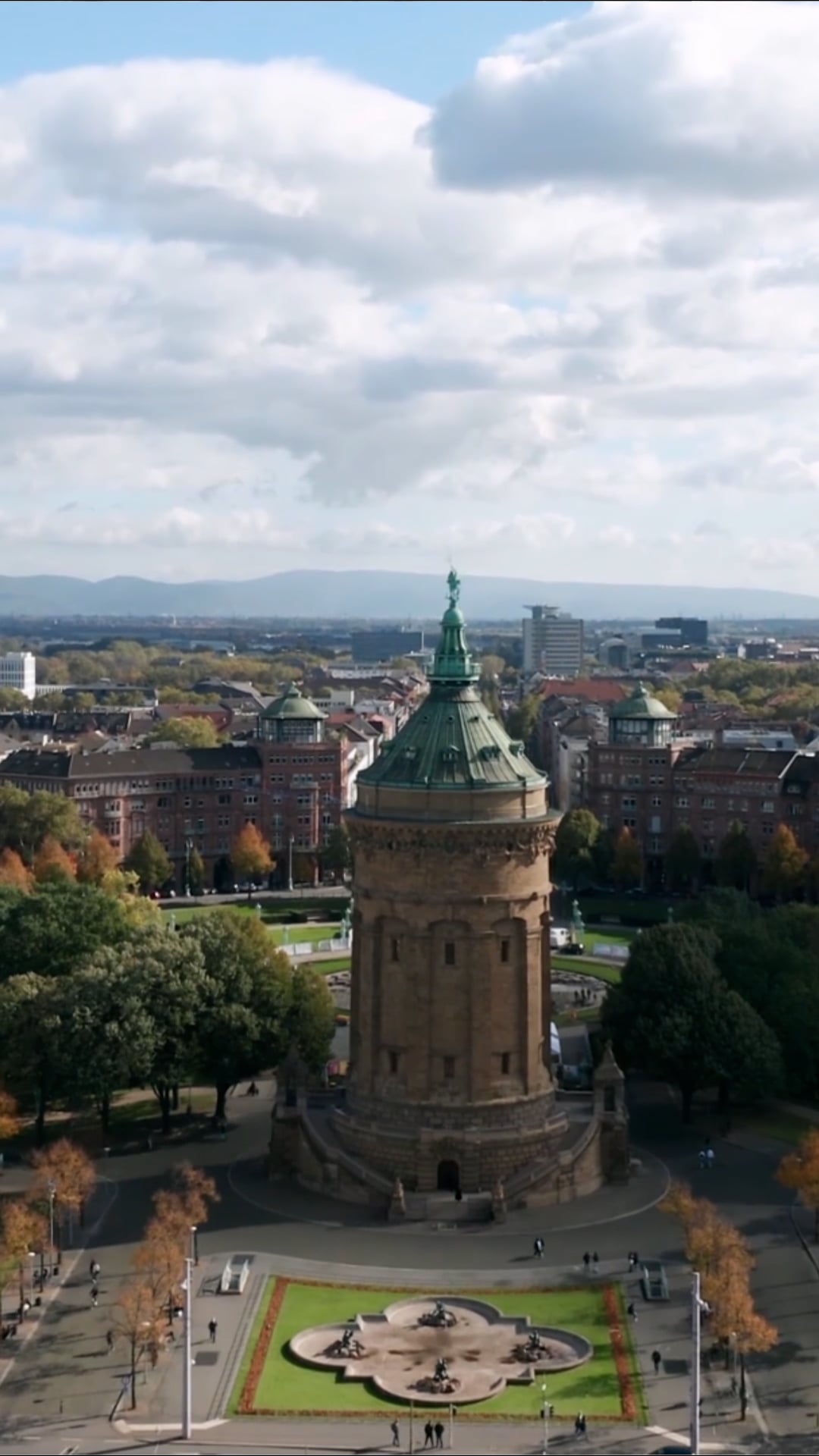 Mannheim: Drone flight over the German 'City of Inventions'