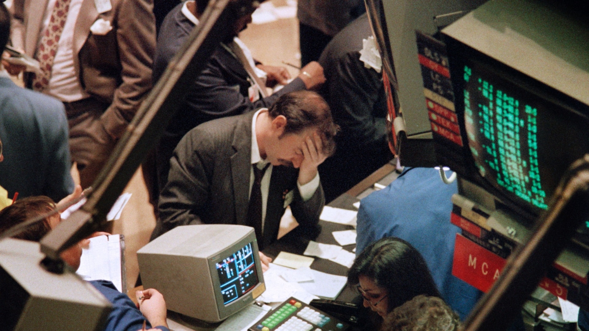 20 economic crashes that changed daily life