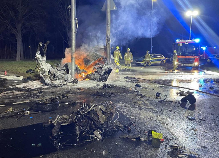 Dass hier jemand lebend rausgekommen ist, ist kaum zu fassen. Foto: picture alliance/dpa/Feuerwehr Hannover