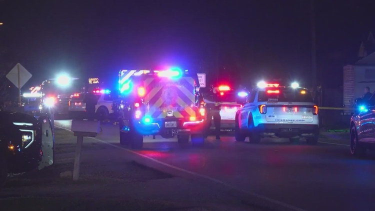 3 people shot inside Harris County home after an argument, deputies say