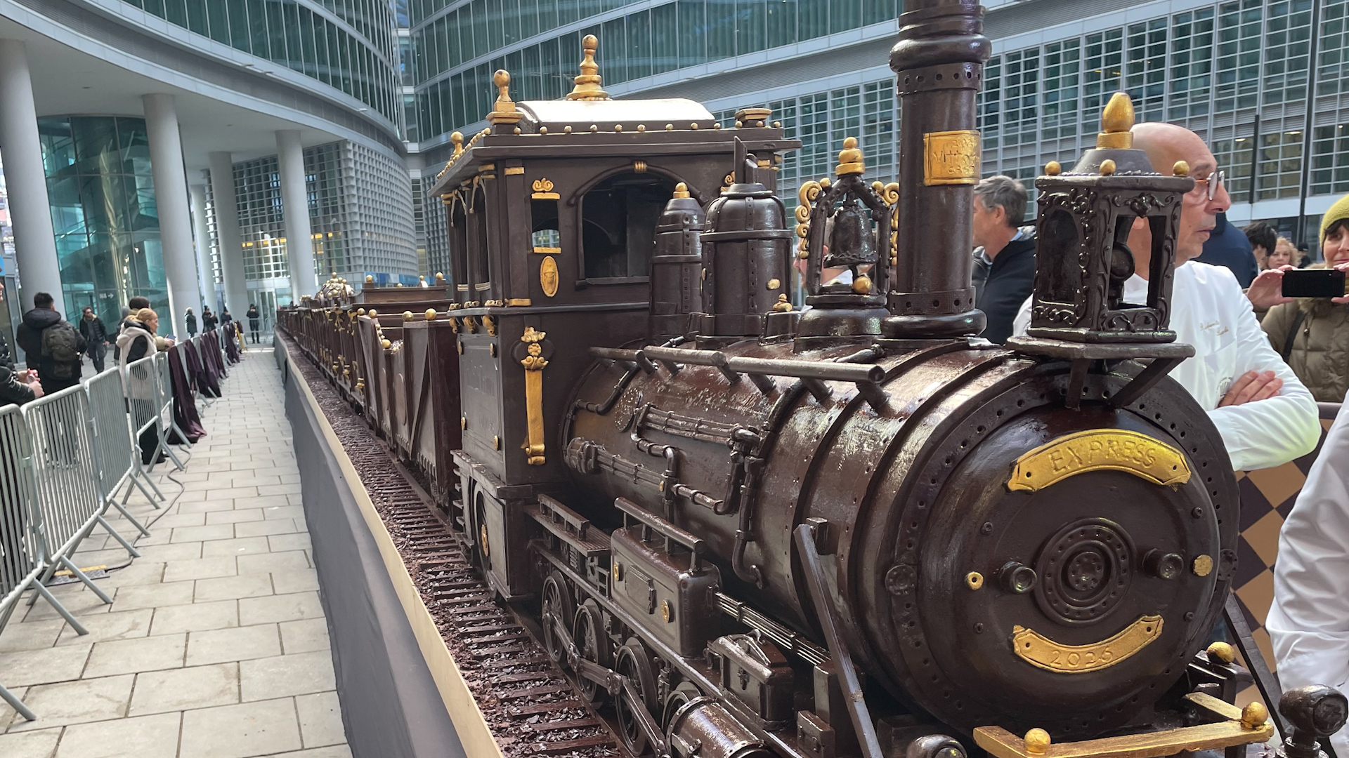 Longest chocolate sculpture 55.27 metres (181 ft 3 in) created by ...