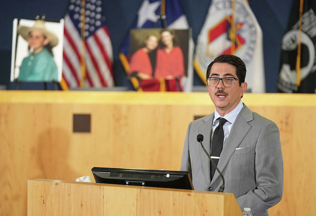 'Heroes': No charges against Austin police in deadly mass shooting, DA says